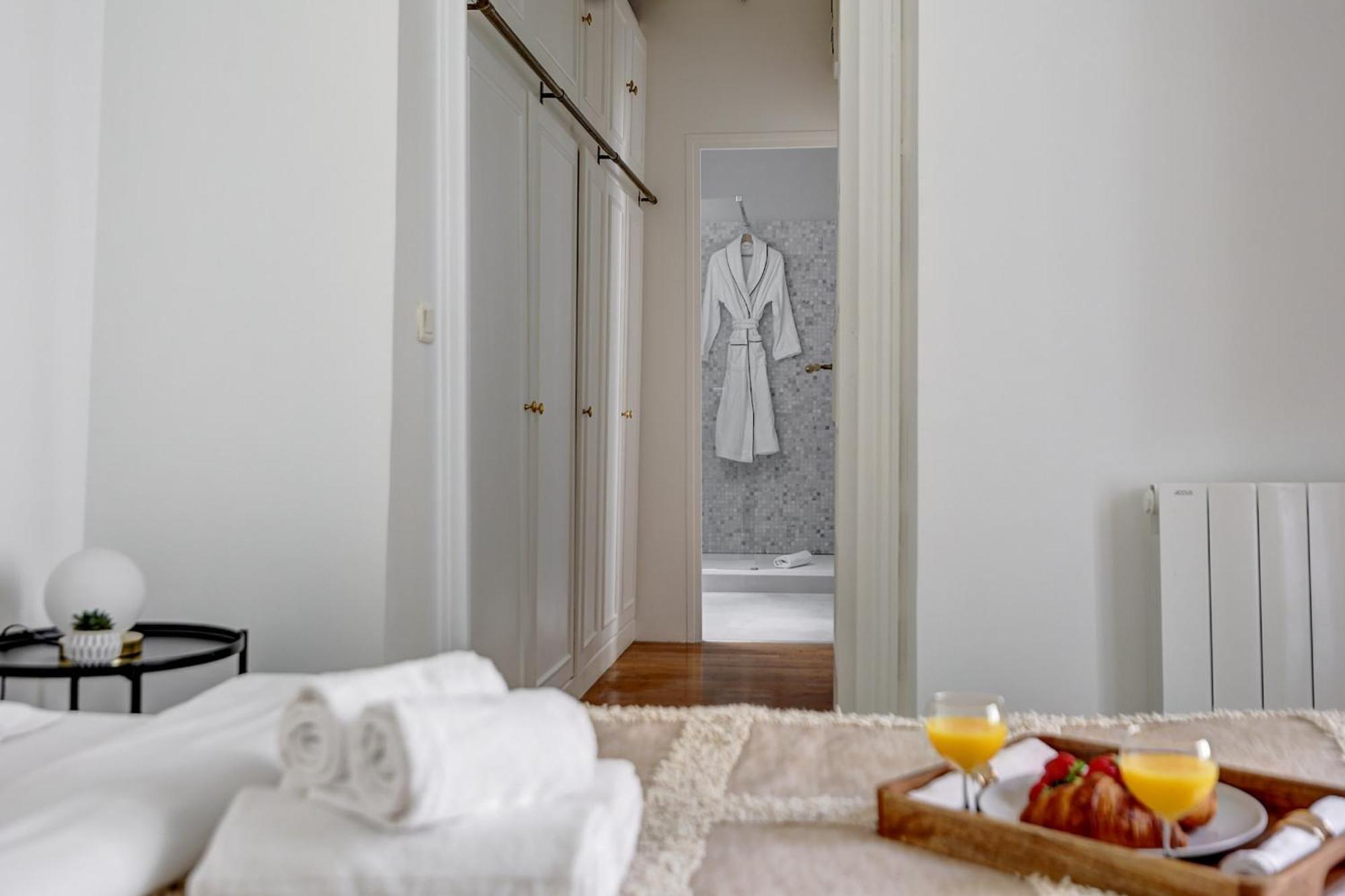 Champs-Elysees - 2Br With Balcony - Cityapartmentstay 巴黎 外观 照片