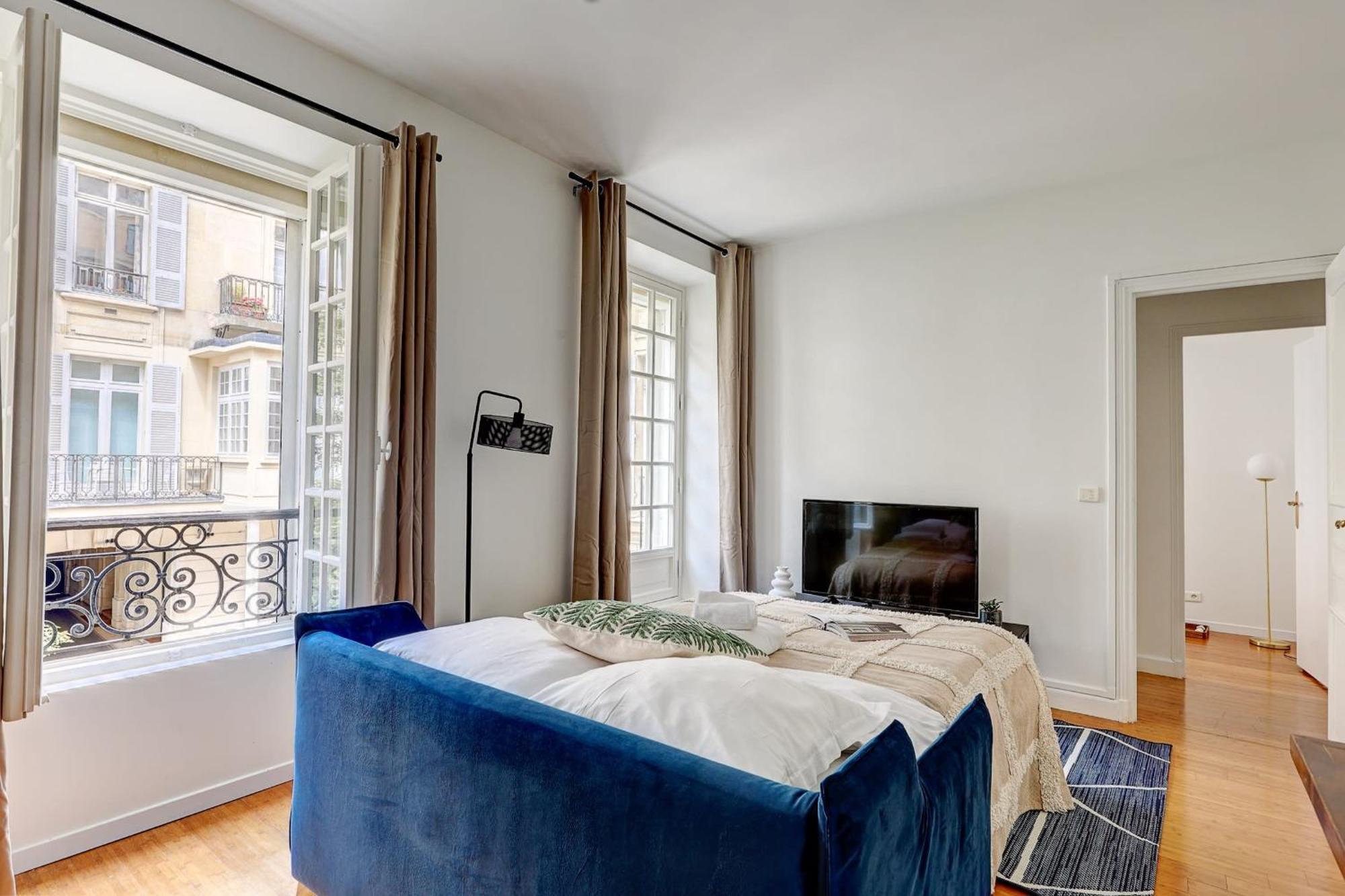 Champs-Elysees - 2Br With Balcony - Cityapartmentstay 巴黎 外观 照片