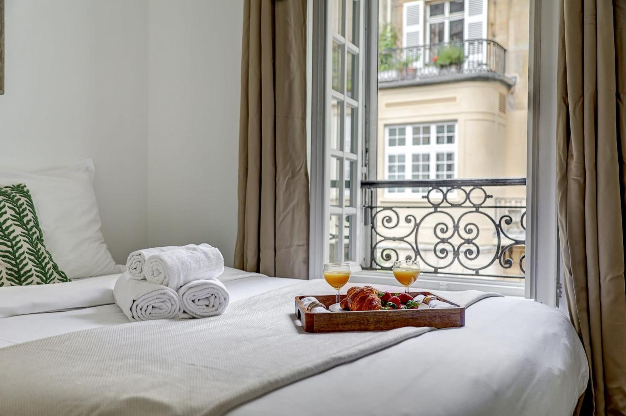 Champs-Elysees - 2Br With Balcony - Cityapartmentstay 巴黎 外观 照片