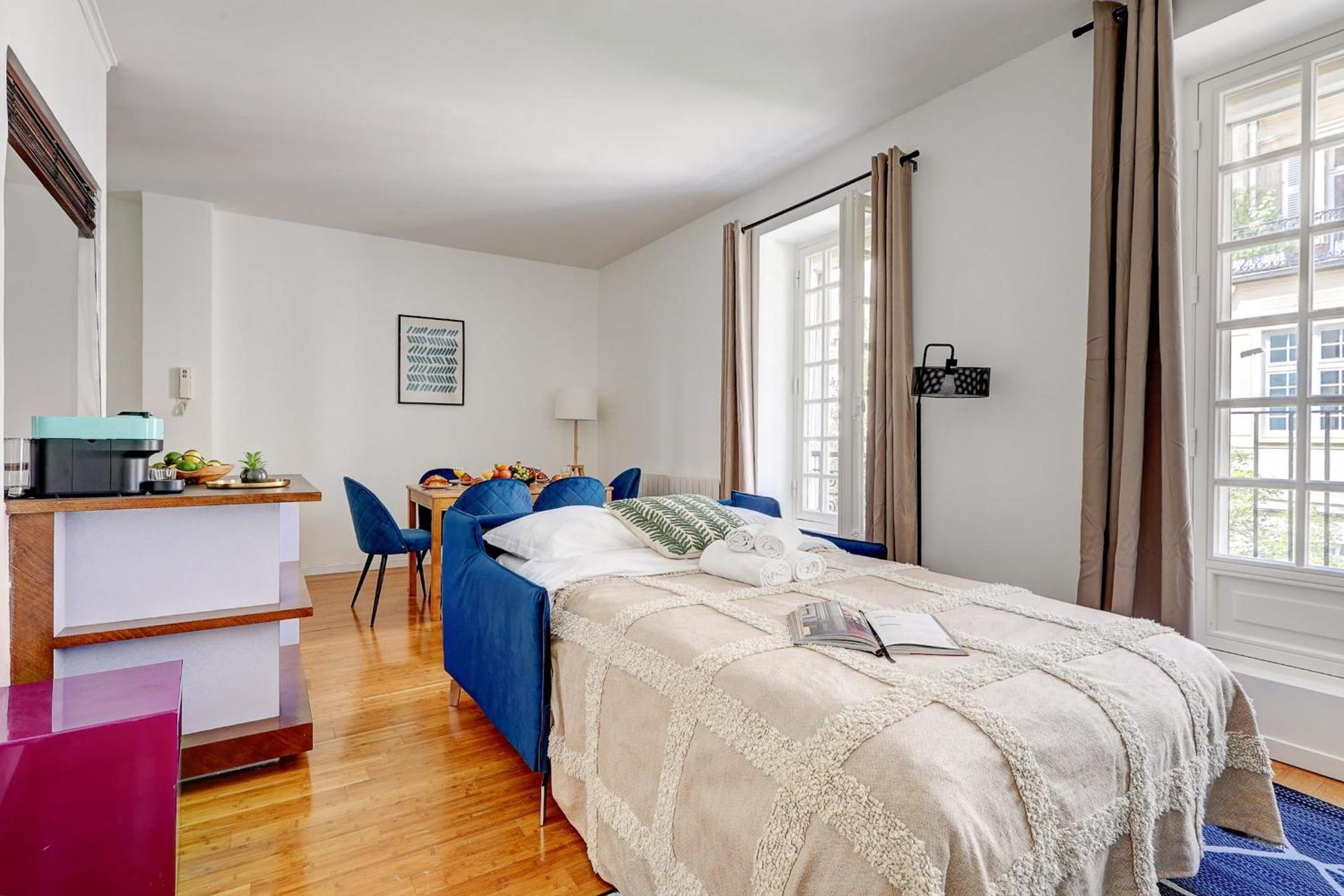 Champs-Elysees - 2Br With Balcony - Cityapartmentstay 巴黎 外观 照片