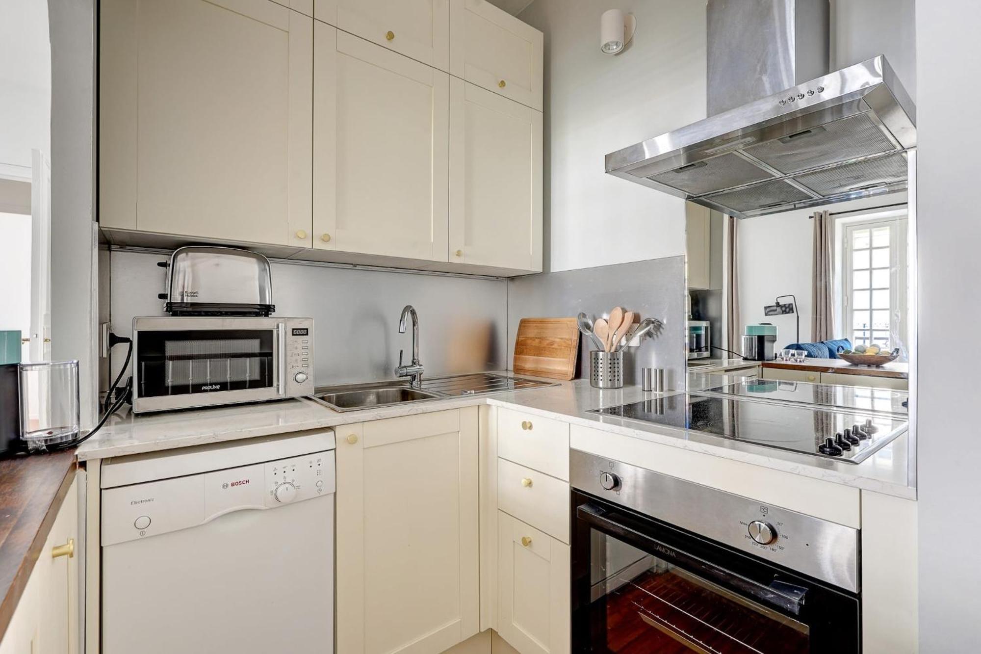 Champs-Elysees - 2Br With Balcony - Cityapartmentstay 巴黎 外观 照片